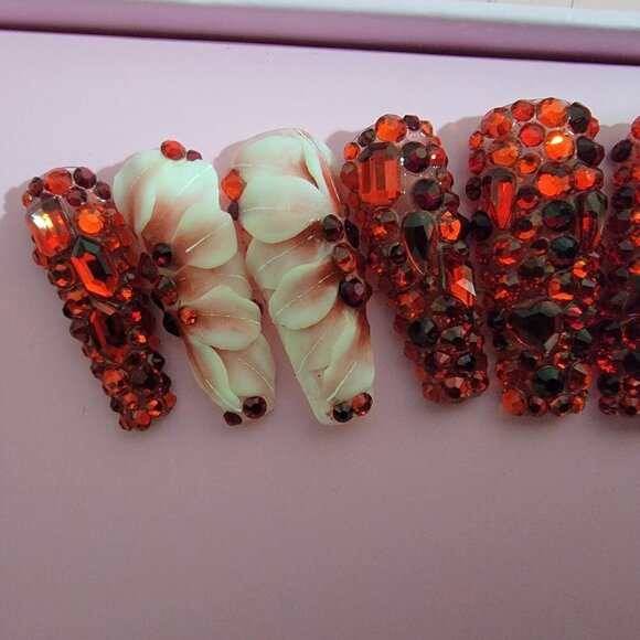 10 pcs Red Rose Victorian Style Fingernails - Picture 2 of 10